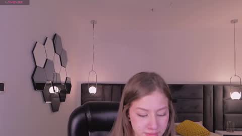 Snapshot of isabellamoretti1 chatting on 07-19-26, 05:22 Isabella Moretti online show from 07-19-26, 05:22