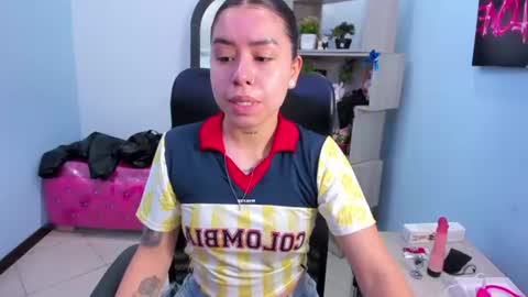 Snapshot of isabellasummer_ chatting on 06-27-26, 02:23 isebella online show from 06-27-26, 02:23