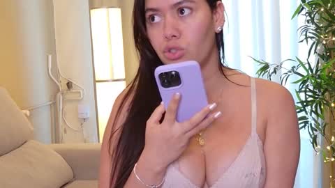 isabellauribe online show from 03-27-26, 04:18