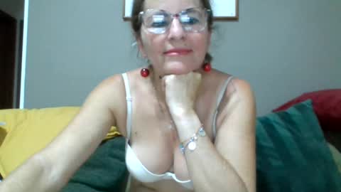 Snapshot of isabellawouti chatting on 06-22-26, 11:02 isabella online show from 06-22-26, 11:02