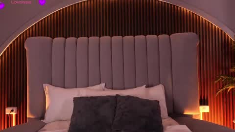 Isa  online show from 04-24-26, 04:26