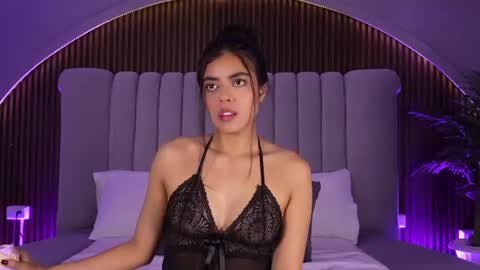 Snapshot of isabellax21 chatting on 06-21-26, 04:15 Isa online show from 06-21-26, 04:15