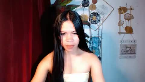 Snapshot of isabelle_amore chatting on 02-14-26, 02:41 Ysa online show from 02-14-26, 02:41