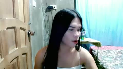 Snapshot of isabelle_amore chatting on 02-25-26, 12:15 Ysa online show from 02-25-26, 12:15