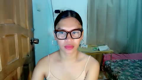 Snapshot of isabelle_amore chatting on 06-07-26, 05:55 Ysa online show from 06-07-26, 05:55