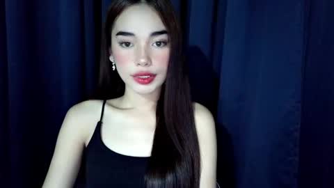 Snapshot of isabelle_willis chatting on 04-21-26, 12:22 Isabelle online show from 04-21-26, 12:22