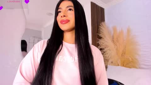 Snapshot of isabellefoxx chatting on 02-01-26, 10:30 Isa online show from 02-01-26, 10:30