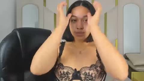isabellrodriguez18 online show from 10-31-25, 03:18