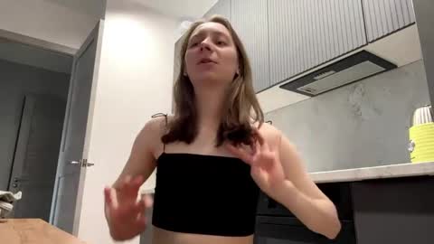 Snapshot of isabelvonseeger chatting on 04-27-26, 12:14 I am Maxine ntmu online show from 04-27-26, 12:14