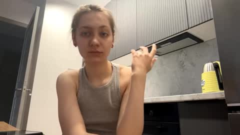 Snapshot of isabelvonseeger chatting on 05-04-26, 09:49 I am Maxine ntmu online show from 05-04-26, 09:49