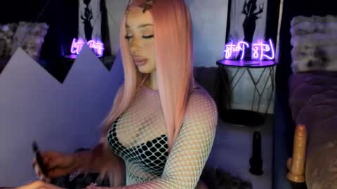 Isa online show from 12-04-25, 12:58