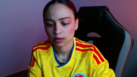 Snapshot of isadoraelite16 chatting on 06-17-26, 04:19 ISADORA online show from 06-17-26, 04:19