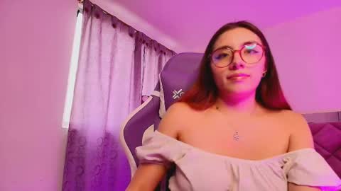 Snapshot of isahenao02 chatting on 02-07-26, 08:45 ISABELLA online show from 02-07-26, 08:45