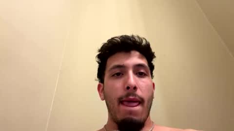 Snapshot of isaiahmarin420 chatting on 01-14-26, 11:05 Kxshking online show from 01-14-26, 11:05