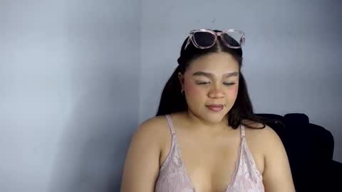 Snapshot of isamoon99 chatting on 06-08-26, 10:21 Isa online show from 06-08-26, 10:21