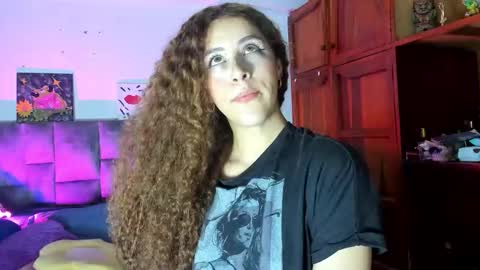 Isabela  online show from 10-20-25, 12:55