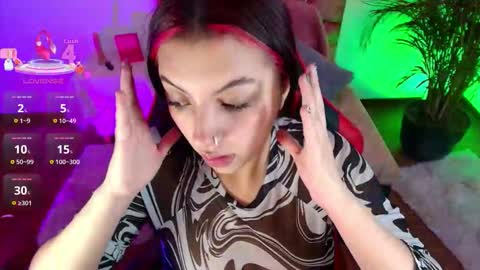 Snapshot of isara_ chatting on 10-09-25, 11:08 isara_ online show from 10-09-25, 11:08