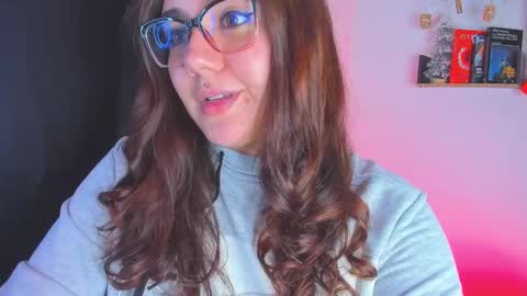 Snapshot of isarhodes_ chatting on 12-25-24, 12:37 Isa online show from 12-25-24, 12:37