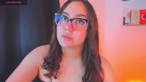 Snapshot of isarhodes_ chatting on 01-01-25, 09:52 Isa online show from 01-01-25, 09:52