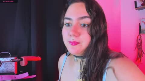 Snapshot of isarhodes_ chatting on 01-12-25, 10:01 Isa online show from 01-12-25, 10:01