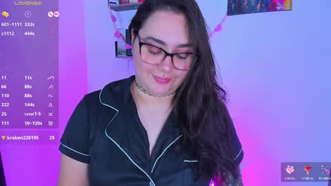 Snapshot of isarhodes_ chatting on 01-17-25, 10:12 Isa online show from 01-17-25, 10:12