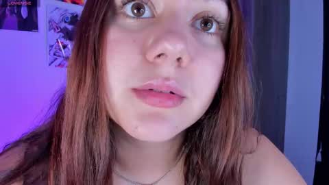 Snapshot of isarhodes_ chatting on 10-15-25, 09:15 Isa online show from 10-15-25, 09:15