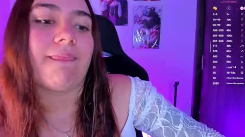 Snapshot of isarhodes_ chatting on 10-29-25, 11:28 Isa online show from 10-29-25, 11:28