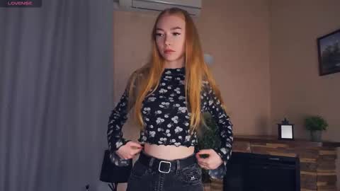 Snapshot of isauralindamood chatting on 12-02-25, 07:25 Ramonita online show from 12-02-25, 07:25