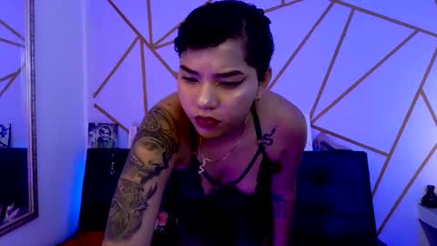 isabela online show from 11-11-25, 04:56
