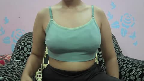 ishika_singh_ online show from 04-24-26, 01:30