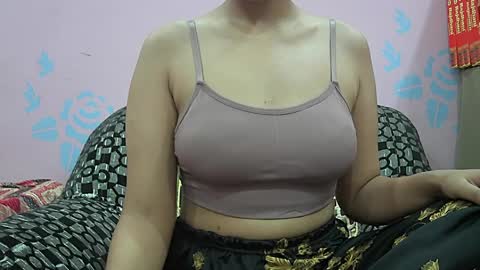 ishika_singh_ online show from 04-25-26, 01:41