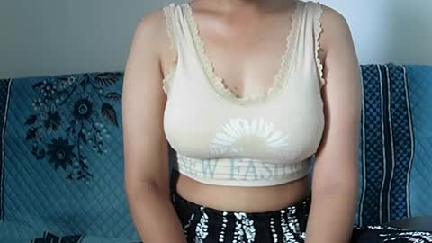 ishika_singh_ online show from 06-26-26, 01:54