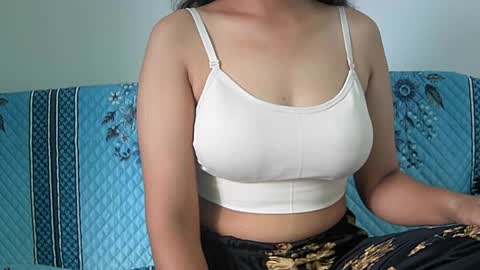 ishika_singh_ online show from 07-07-26, 03:20