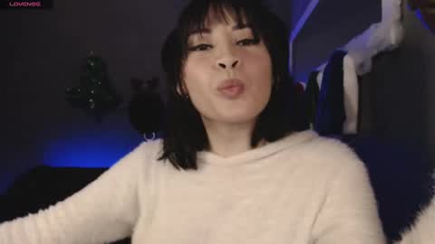 Snapshot of isis_diosa chatting on 12-16-24, 10:45 Ana Maria online show from 12-16-24, 10:45