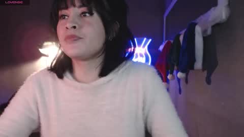 Snapshot of isis_diosa chatting on 12-17-24, 01:50 Ana Maria online show from 12-17-24, 01:50