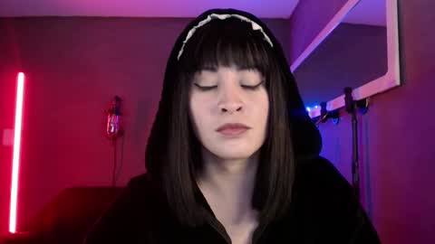 Snapshot of isis_diosa chatting on 11-02-25, 12:18 Ana Maria online show from 11-02-25, 12:18