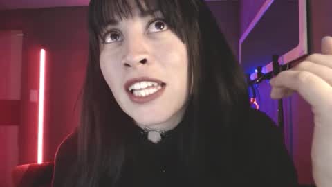 Snapshot of isis_diosa chatting on 11-22-25, 07:35 Ana Maria online show from 11-22-25, 07:35