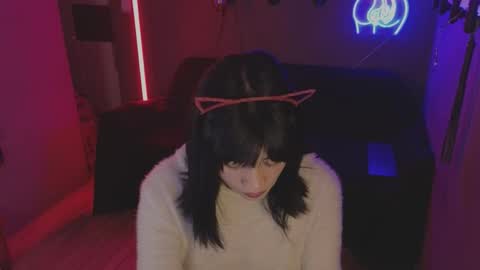 Snapshot of isis_diosa chatting on 11-24-25, 01:49 Ana Maria online show from 11-24-25, 01:49