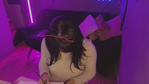 Snapshot of isis_diosa chatting on 12-01-25, 03:11 Ana Maria online show from 12-01-25, 03:11