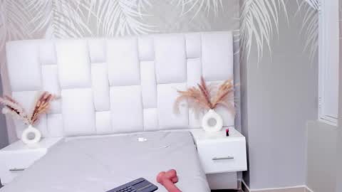 Snapshot of isis_loraine_ chatting on 02-24-25, 04:47 ISIS online show from 02-24-25, 04:47