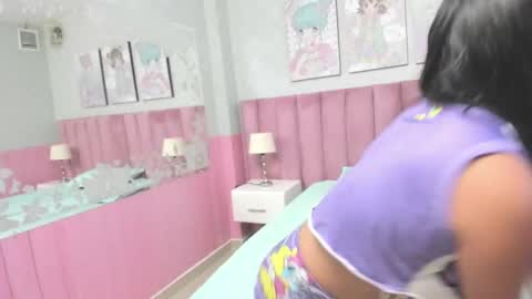 Snapshot of isis_loraine_ chatting on 03-04-25, 02:06 ISIS online show from 03-04-25, 02:06