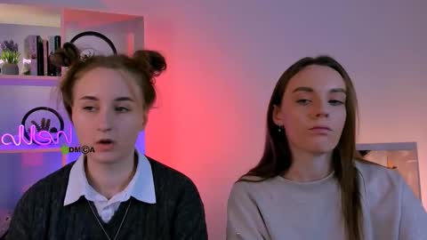 Snapshot of isla_dior chatting on 10-03-25, 08:33 isla_dior online show from 10-03-25, 08:33