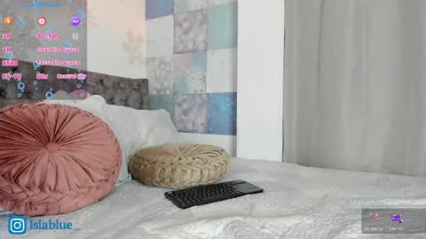 Isla Blue online show from 04-09-26, 02:00