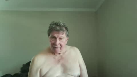 Snapshot of island625103 chatting on 05-12-26, 07:00 island625103 online show from 05-12-26, 07:00