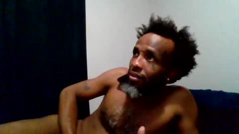 Snapshot of islandmaker chatting on 05-31-26, 01:25 islandmaker online show from 05-31-26, 01:25