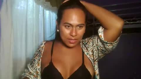 IslandVelvet online show from 12-18-25, 04:40