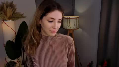 Snapshot of isobelsteinger chatting on 01-19-26, 07:34 Emilia online show from 01-19-26, 07:34