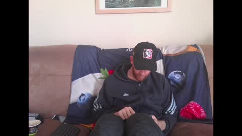 Tall Jewish Ginger DOM online show from 12-22-24, 11:00