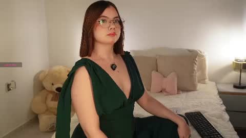 Snapshot of issa_baby_ chatting on 06-30-26, 03:29 issa baby online show from 06-30-26, 03:29