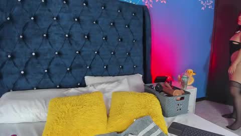 Issa online show from 05-27-26, 10:18